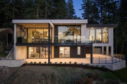 418 Lands End Rd  North Saanich, BC V8L 5L9