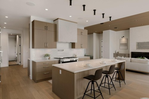 418 Lands End Rd, North Saanich, BC 