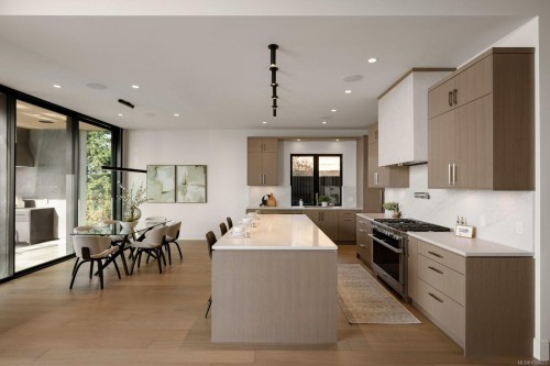 418 Lands End Rd, North Saanich, BC 