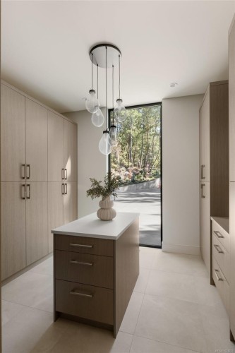 418 Lands End Rd, North Saanich, BC 