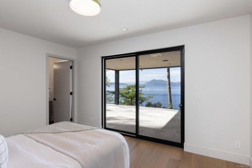 418 Lands End Rd, North Saanich, BC 