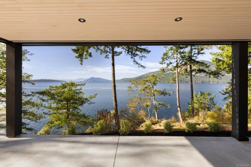 418 Lands End Rd, North Saanich, BC 