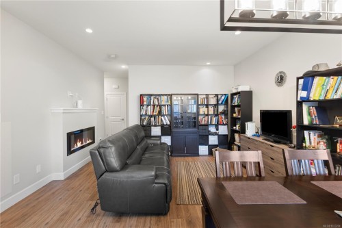 1301-3351 Luxton Rd, Langford, BC 