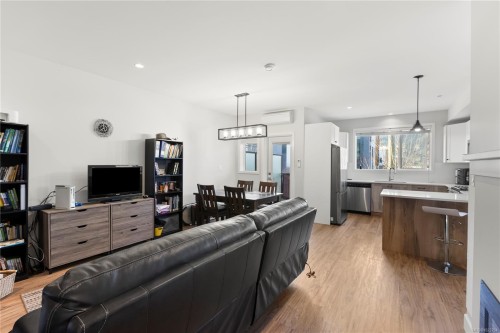 1301-3351 Luxton Rd, Langford, BC 