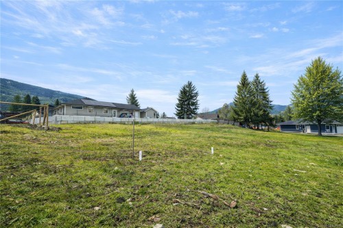 469 Winter Dr, Lake Cowichan, BC 