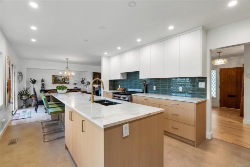 3198 Woodburn Ave, Oak Bay, BC 