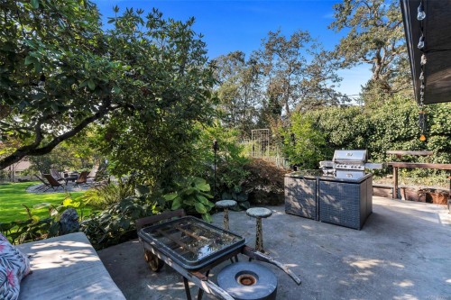 3198 Woodburn Ave, Oak Bay, BC 