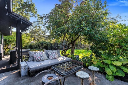 3198 Woodburn Ave, Oak Bay, BC 