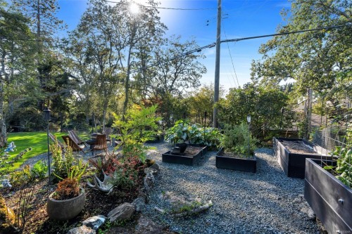 3198 Woodburn Ave, Oak Bay, BC 