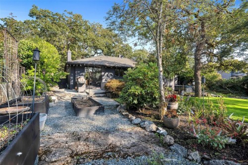 3198 Woodburn Ave, Oak Bay, BC 