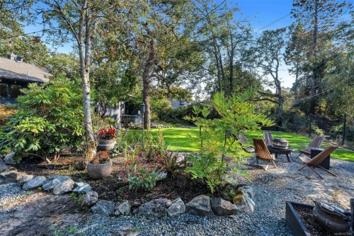 3198 Woodburn Ave, Oak Bay, BC 