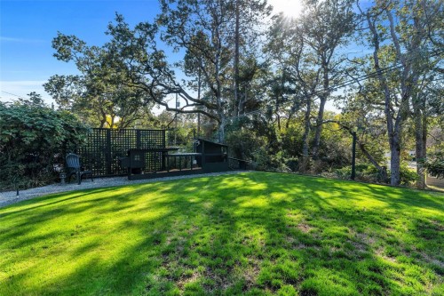 3198 Woodburn Ave, Oak Bay, BC 