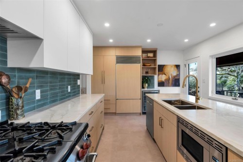 3198 Woodburn Ave, Oak Bay, BC 