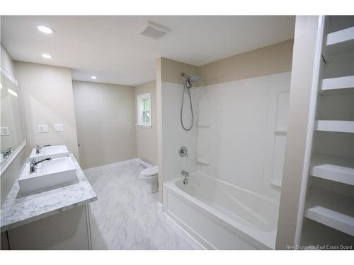 542 Salisbury Rd, Moncton, NB 