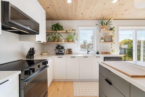 Kitchen - Rue Des Premières-Nations, Québec (Beauport), QC - Indoor Photo Showing Kitchen
