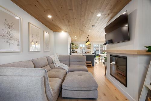 Living room - Rue Des Premières-Nations, Québec (Beauport), QC - Indoor Photo Showing Living Room With Fireplace
