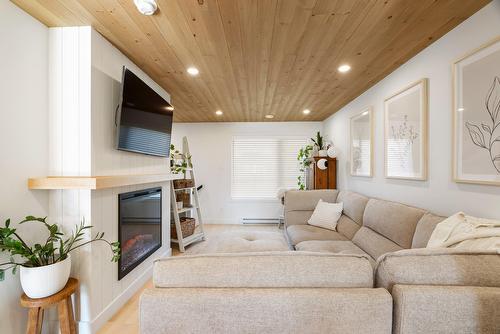 Living room - Rue Des Premières-Nations, Québec (Beauport), QC - Indoor Photo Showing Living Room With Fireplace