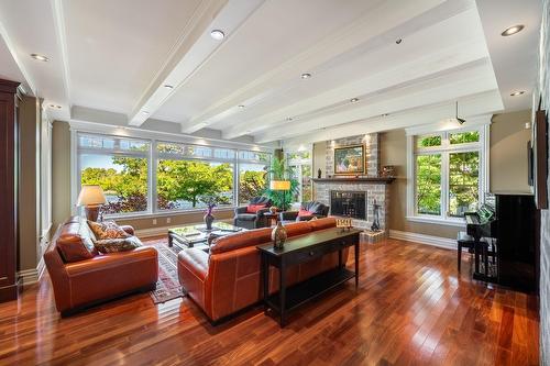 Living room - 20 Rue De Richelieu, Chambly, QC - Indoor Photo Showing Living Room With Fireplace