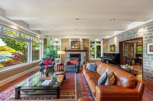 Living room - 20 Rue De Richelieu, Chambly, QC - Indoor Photo Showing Living Room With Fireplace
