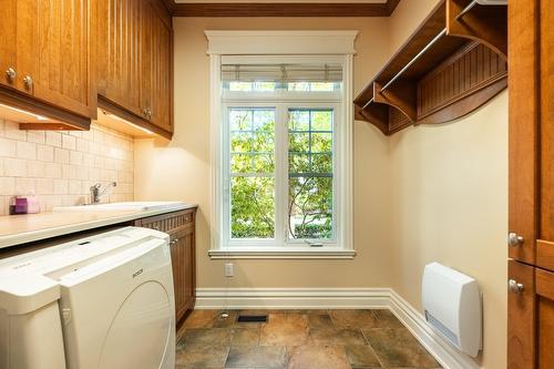 Laundry room - 20 Rue De Richelieu, Chambly, QC - Indoor Photo Showing Laundry Room