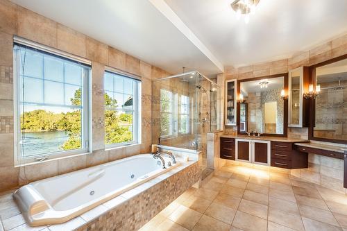 Ensuite bathroom - 20 Rue De Richelieu, Chambly, QC - Indoor Photo Showing Bathroom