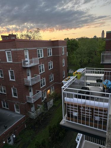 Balcony - 17-4790 Ch. De La Côte-Des-Neiges, Montréal (Côte-Des-Neiges/Notre-Dame-De-Grâce), QC - Outdoor With Balcony