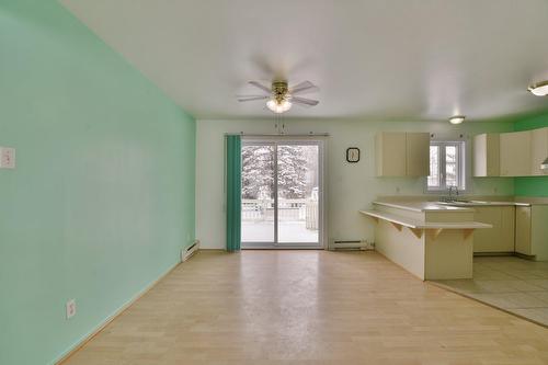 Dining room - 53 Rue Des Pléiades, L'Épiphanie, QC - Indoor Photo Showing Kitchen With Double Sink