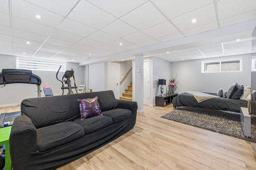 Salle familiale - 717 Rue De Chenonceau, Saint-Jérôme, QC - Indoor