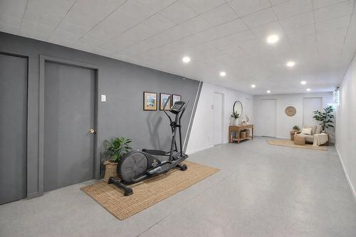 Family room - 40 Rue De L'Aqueduc, Saint-Félix-De-Dalquier, QC - Indoor Photo Showing Gym Room
