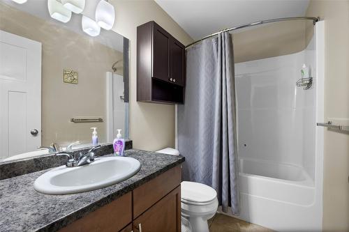 957 Desmond Street, Kamloops, BC - Indoor Photo Showing Bathroom