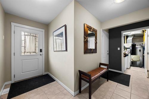 957 Desmond Street, Kamloops, BC - Indoor Photo Showing Other Room