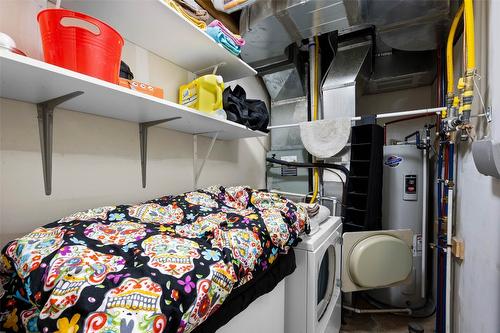 957 Desmond Street, Kamloops, BC - Indoor Photo Showing Other Room