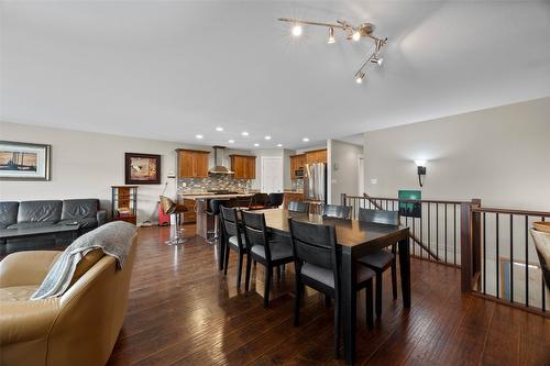 957 Desmond Street, Kamloops, BC - Indoor Photo Showing Dining Room