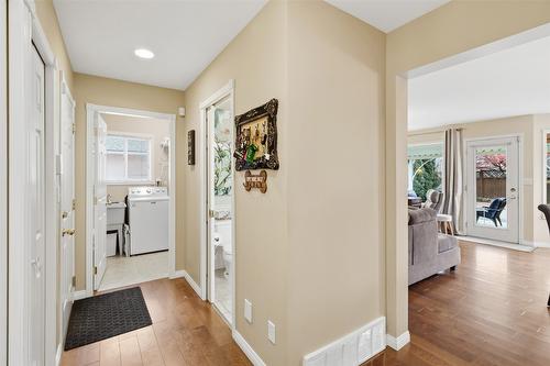 1121 Burgess Way, Kamloops, BC - Indoor Photo Showing Other Room