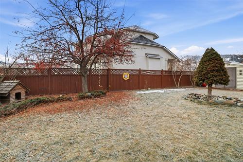 1121 Burgess Way, Kamloops, BC - Outdoor
