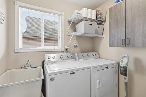 1121 Burgess Way, Kamloops, BC - Indoor Photo Showing Laundry Room
