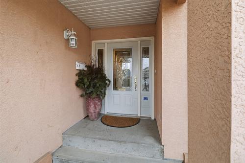 1121 Burgess Way, Kamloops, BC - Outdoor With Exterior