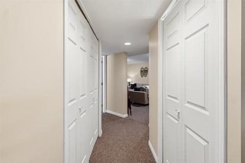 1121 Burgess Way, Kamloops, BC - Indoor Photo Showing Other Room