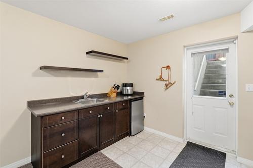 1121 Burgess Way, Kamloops, BC - Indoor Photo Showing Other Room