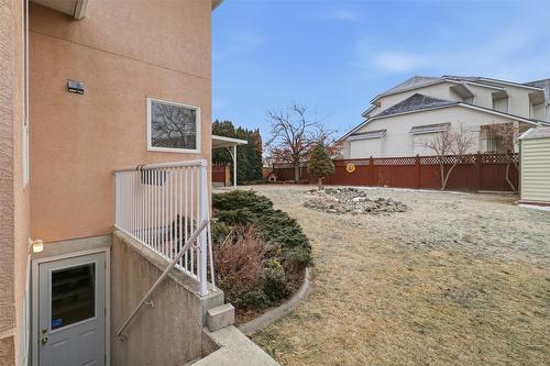 1121 Burgess Way, Kamloops, BC - Outdoor With Exterior