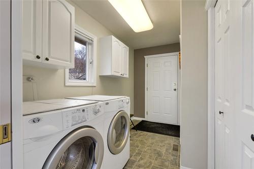 7020 Lakeridge Drive, Vernon, BC - Indoor Photo Showing Laundry Room