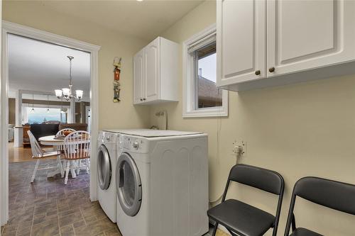 7020 Lakeridge Drive, Vernon, BC - Indoor Photo Showing Laundry Room
