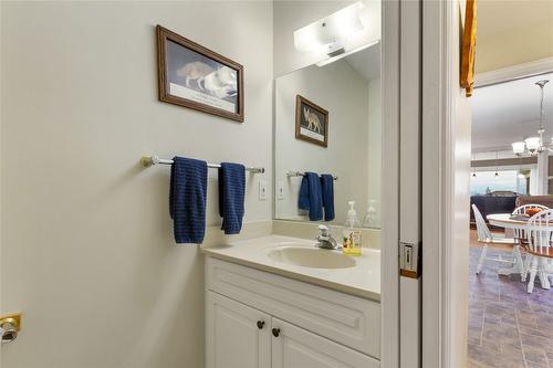 7020 Lakeridge Drive, Vernon, BC - Indoor Photo Showing Bathroom