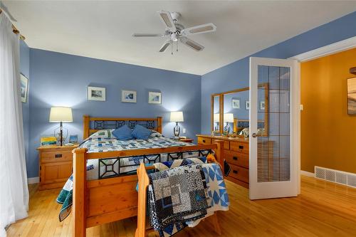 7020 Lakeridge Drive, Vernon, BC - Indoor Photo Showing Bedroom