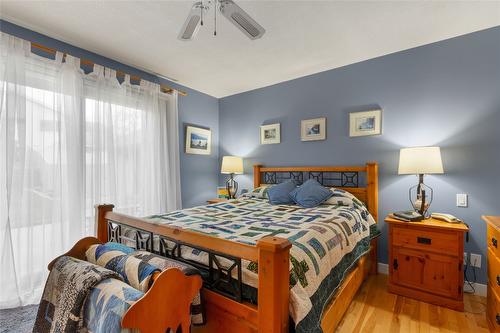 7020 Lakeridge Drive, Vernon, BC - Indoor Photo Showing Bedroom