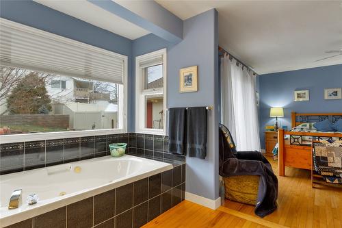 7020 Lakeridge Drive, Vernon, BC - Indoor Photo Showing Bathroom