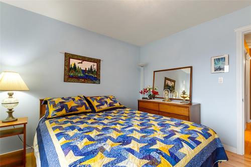7020 Lakeridge Drive, Vernon, BC - Indoor Photo Showing Bedroom