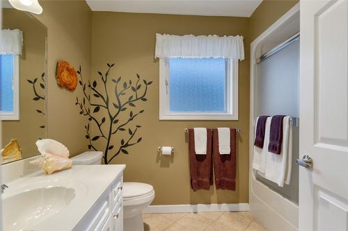7020 Lakeridge Drive, Vernon, BC - Indoor Photo Showing Bathroom