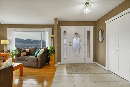 7020 Lakeridge Drive, Vernon, BC - Indoor Photo Showing Other Room