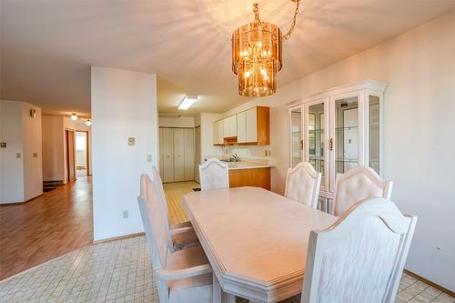 105-232 Kinney Avenue, Penticton, BC - Indoor Photo Showing Dining Room